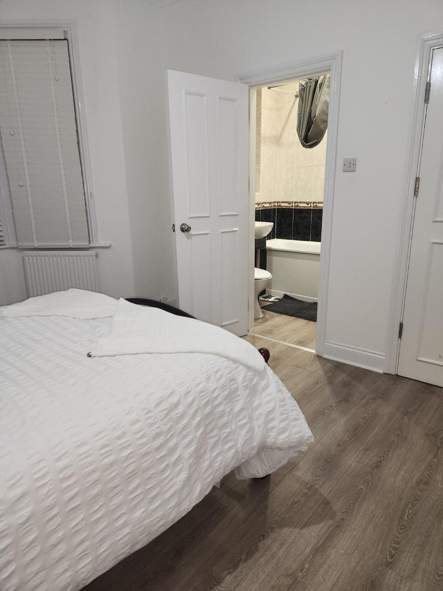 The London En-Suite Ilford Extérieur photo