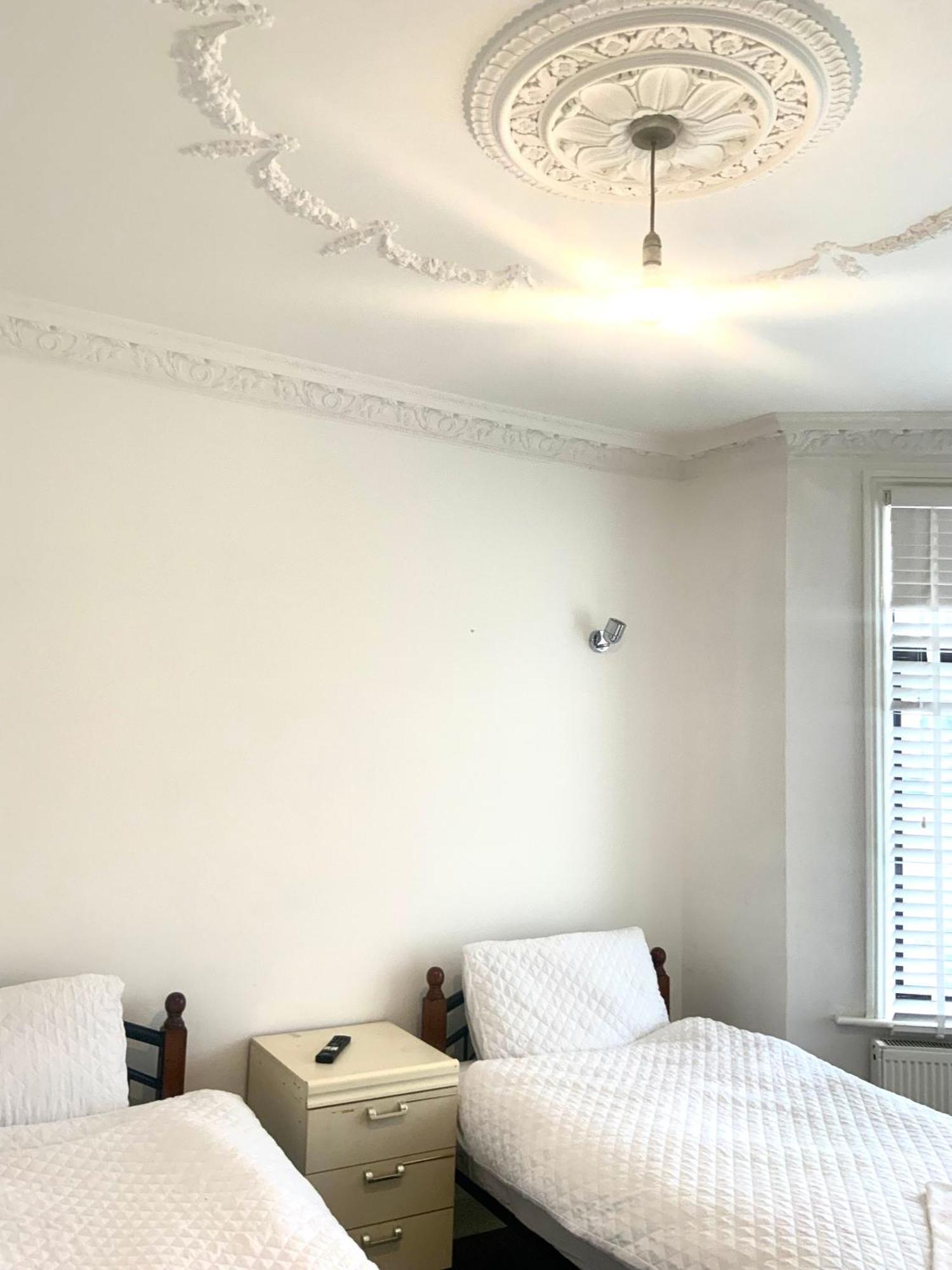 The London En-Suite Ilford Extérieur photo