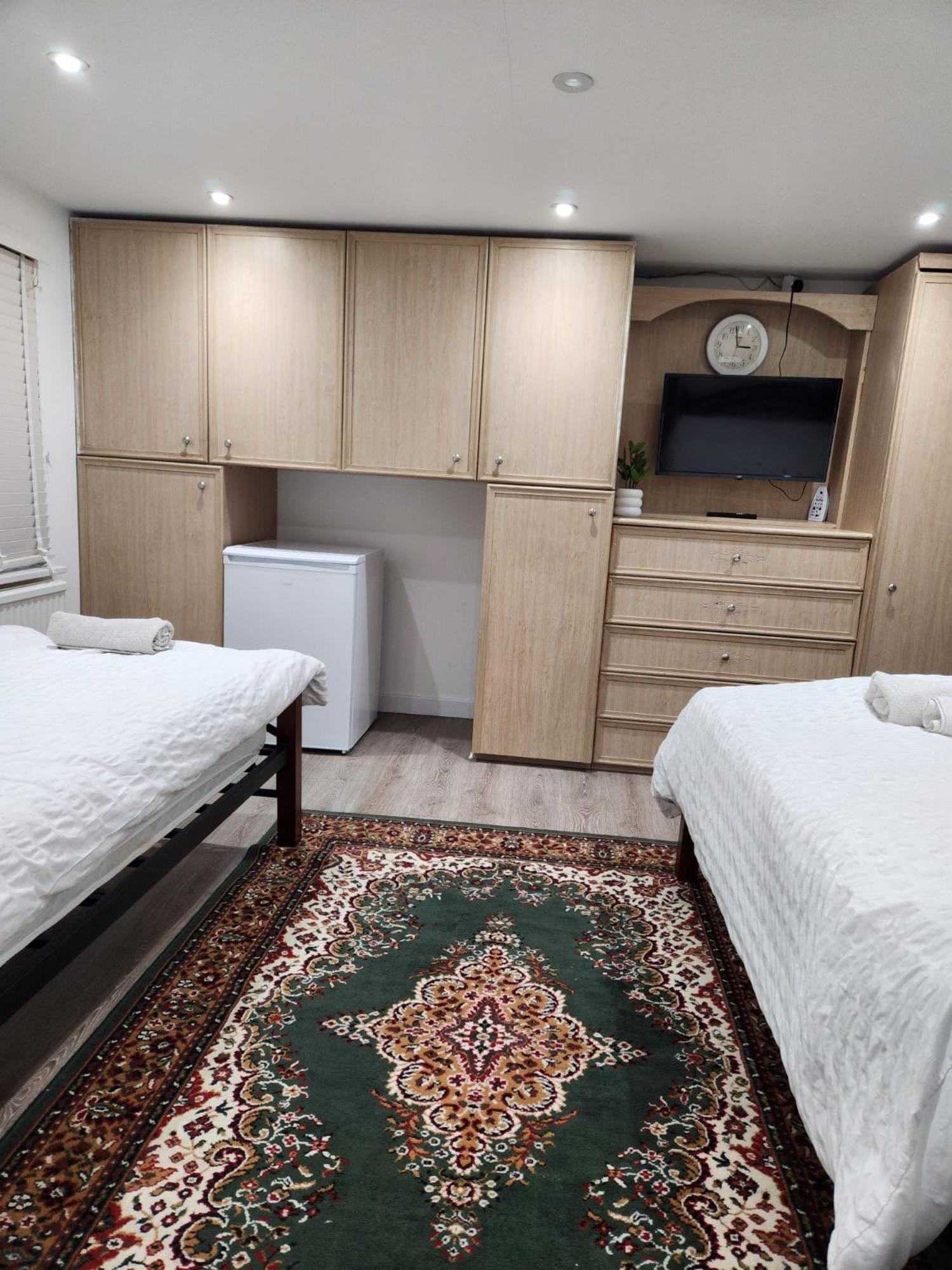 The London En-Suite Ilford Extérieur photo